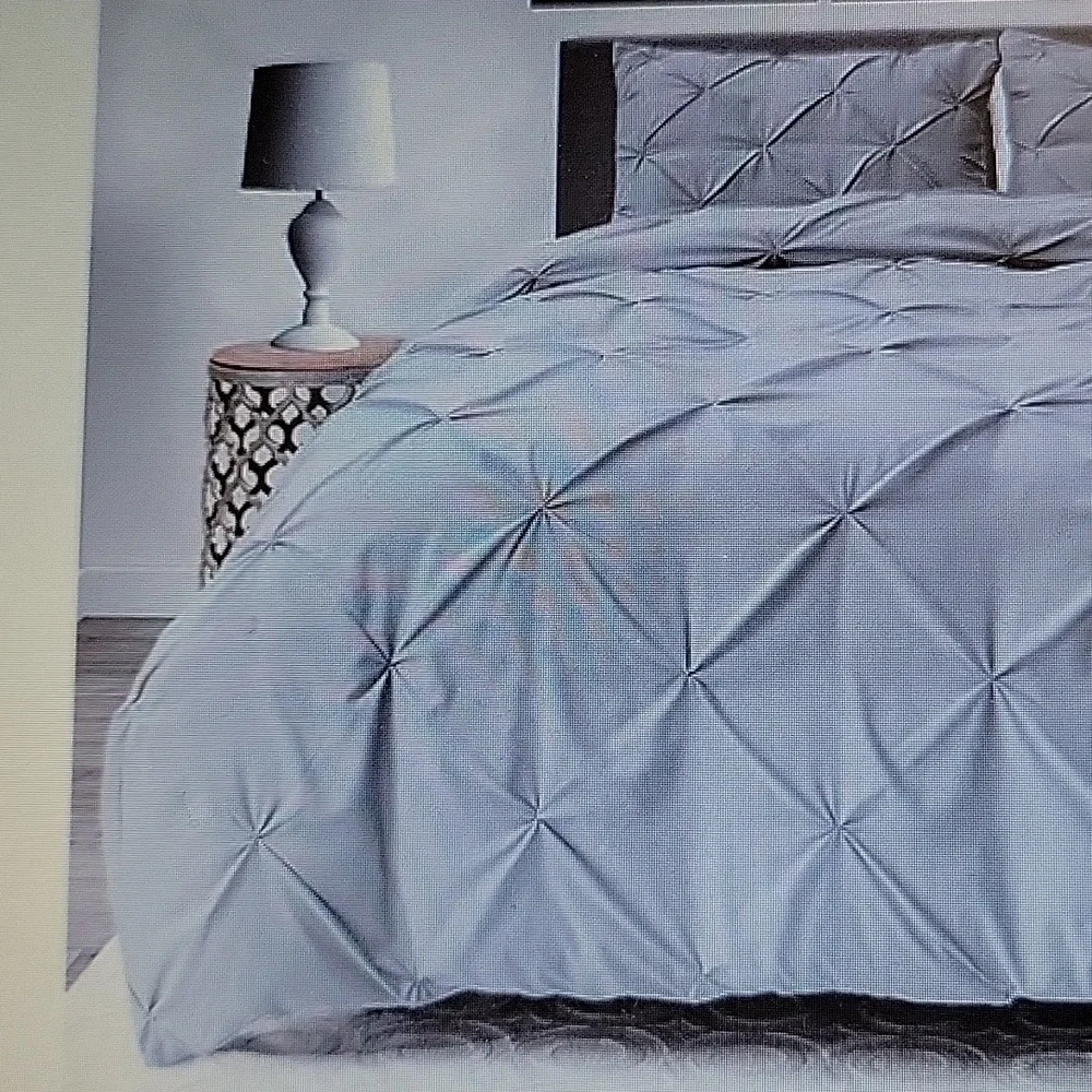 Bedsure Gray Pinch Pleat Pintuck Twin Comforter Embroidered 68x88